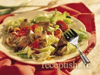 Пряный салат с говядиной и грибами