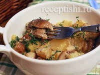 Картофель с грибами, запеченный в горшочке